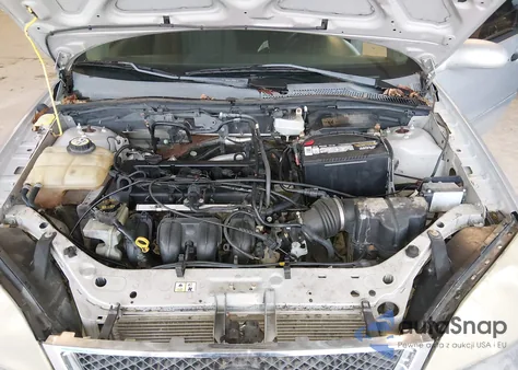 2006 Ford Focus Zx3 z USA, uszkodzony, nr VIN 1FAHP31N46W156824